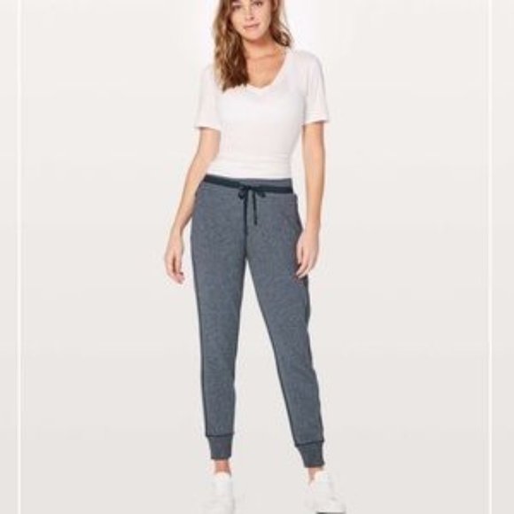 Lululemon Cool & Collected Jogger Navy Blue Sz 6 - Picture 1 of 7